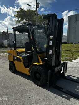 Montacargas diésel - CAT Lift Trucks 2PD7000 FD35N (8)