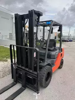Diesel Forklifts - Toyota 8FDU25 (3)