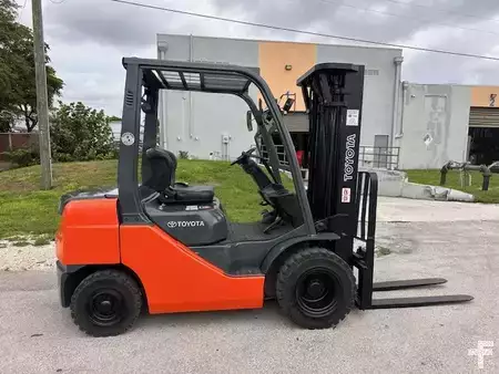 Diesel Forklifts - Toyota 8FDU25 (4)