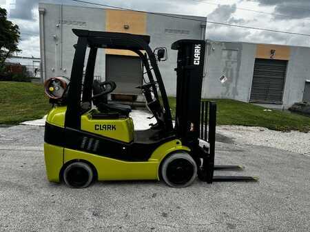 Carretilla elevadora GLP - Clark C25C (1)