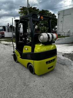 Carretilla elevadora GLP - Clark C25C (2)