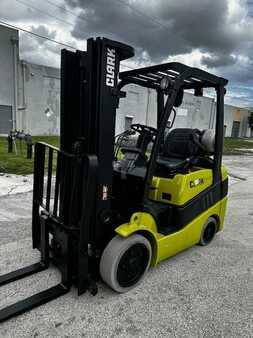 Carretilla elevadora GLP - Clark C25C (4)