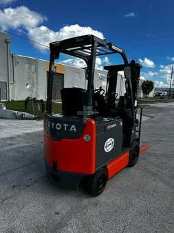 Montacargas diésel - Toyota 8FBCU25 (6)