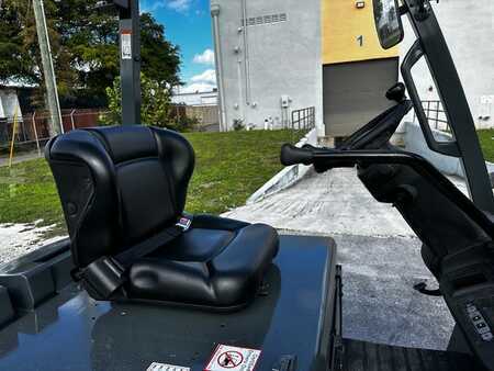 Montacargas diésel - Toyota 8FBCU25 (8)