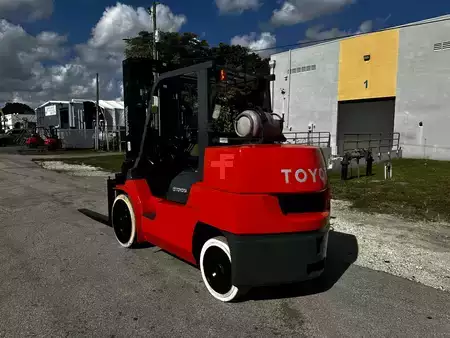Propane Forklifts - Toyota 7FGCU70 (3)