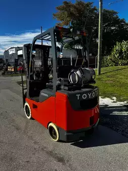 Montacargas GLP - Toyota 8FGCSU20 (2)