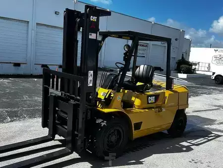 Montacargas diésel - CAT Lift Trucks FD50 DP50 (1)