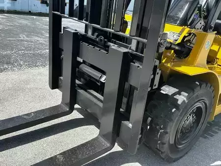Montacargas diésel - CAT Lift Trucks FD50 DP50 (7)