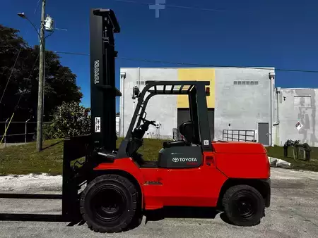 Montacargas diésel - Toyota 7FDAU50 (3)