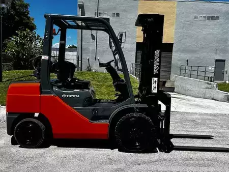 Montacargas GLP - Toyota 8FGU32 (7)