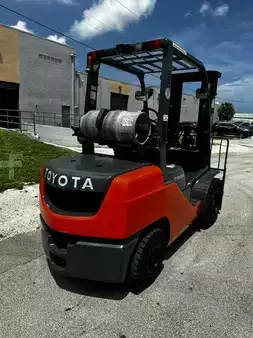 Propane Forklifts - Toyota 8FGU32 (4)