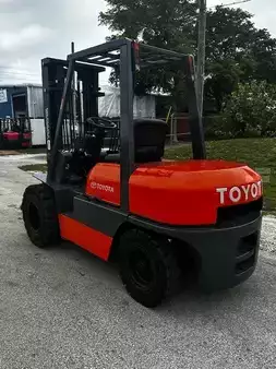 Montacargas diésel - Toyota 02-6FDU35 (2)