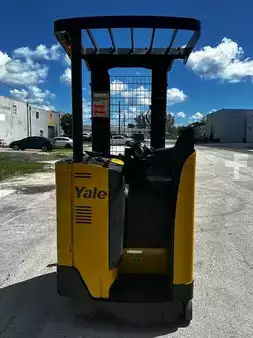 Montacargas Retráctil - Yale NR040DBN (4)