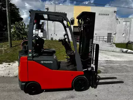 Misceláneos - Toyota 8FGCU15 (3)