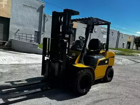 Propane Forklifts - CAT Lift Trucks FG30N (3)