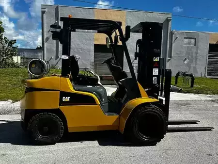 Propane Forklifts - CAT Lift Trucks FG30N (6)