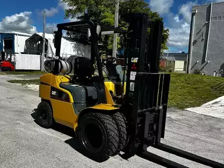Propane Forklifts - CAT Lift Trucks FG30N (7)