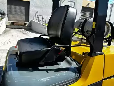 Propane Forklifts - CAT Lift Trucks FG30N (9)