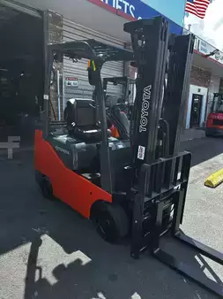 Montacargas GLP - Toyota 8FGCSU20 (2)