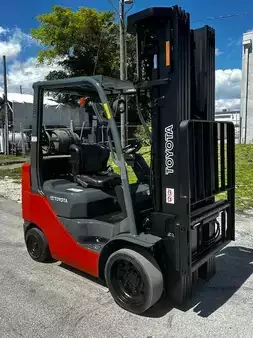 Montacargas GLP - Toyota 8FGCU25   QFV (3)