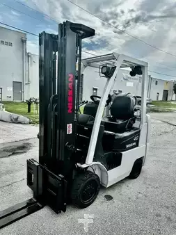 Propane Forklifts - Nissan CSF40 (1)