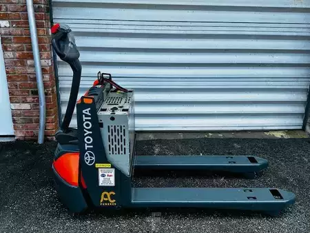 Montacargas diésel - Toyota 8HBW23 (4)