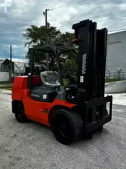 Propane Forklifts  Toyota 7FGCU70 (4)