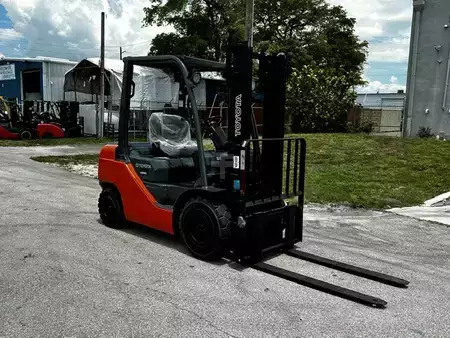 Diesel Forklifts  Toyota 8FDU25 (4)