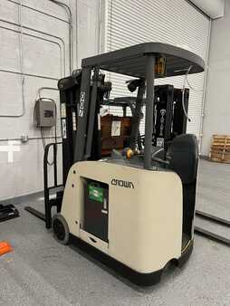 Diesel Forklifts - Crown RC5530X-30 (6)