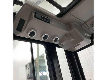 Carretilla elevadora diésel - Hyundai 50DA-9 Container-uitvoering (11)