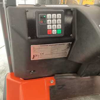 Elektro 4 Rad 2012  Toyota 7FBMF35 (12)