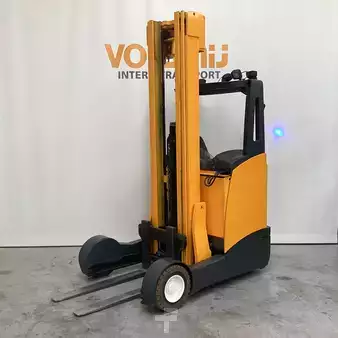 Chariots à mât rétractable 2011  Jungheinrich ETV C16 (1)