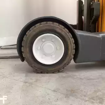 Chariots à mât rétractable 2011  Jungheinrich ETV C16 (14)