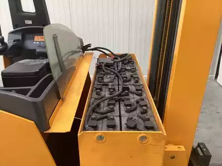 Chariots à mât rétractable 2011  Jungheinrich ETV C16 (16)