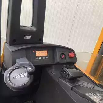 Chariots à mât rétractable 2011  Jungheinrich ETV C16 (8)