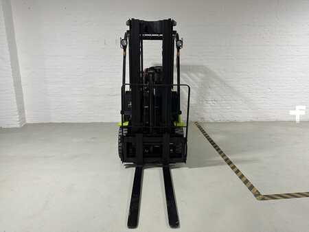 Chariots élévateurs GPL 2008  Clark CS20SL (6)