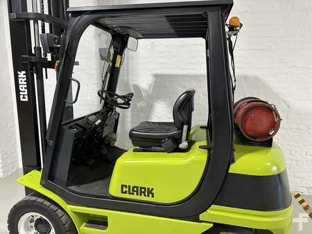 Carretilla elevadora GLP 2010  Clark CQ25L (11)