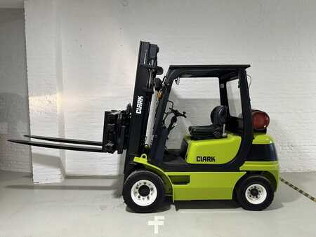 Carretilla elevadora GLP 2010  Clark CQ25L (2)