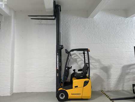 Sähkö - 3 pyör 2013  Jungheinrich EFG 110k (1)