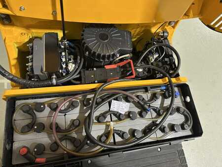 Sähkö - 3 pyör 2013  Jungheinrich EFG 110k (13)