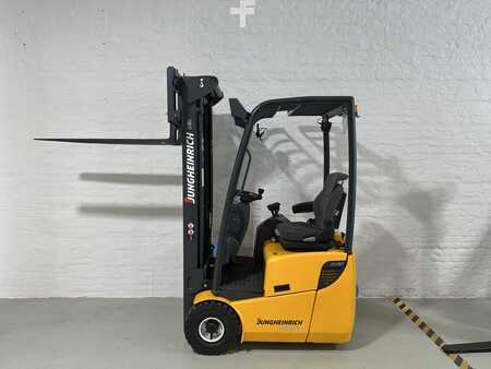 Sähkö - 3 pyör 2013  Jungheinrich EFG 110k (2)