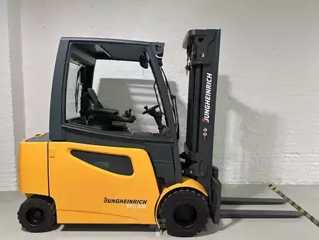 Elektromos 4 kerekű 2014  Jungheinrich EFG S30 (4)