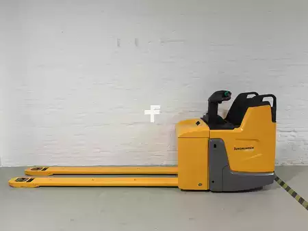 Niederhubwagen 2017  Jungheinrich ERE 225 G2400 (2)