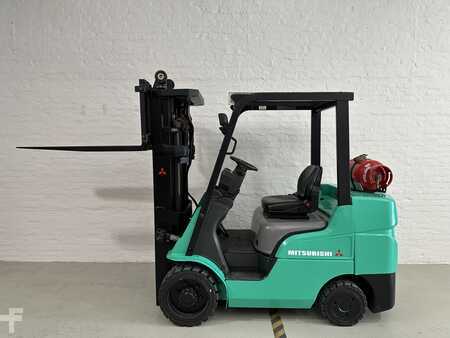 Container truck 2007  Mitsubishi FGC 33NY (2)