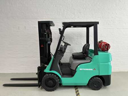 Container truck 2007  Mitsubishi FGC 33NY (3)