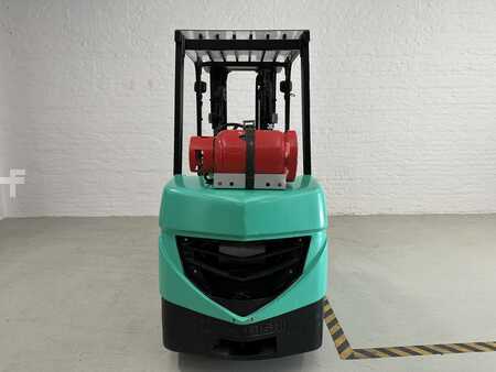 Container truck 2007  Mitsubishi FGC 33NY (4)