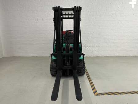 Container truck 2007  Mitsubishi FGC 33NY (6)