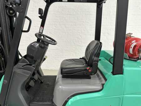 Container truck 2007  Mitsubishi FGC 33NY (7)