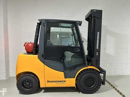 Chariots élévateurs GPL 2015  Jungheinrich TFG 545 (4)