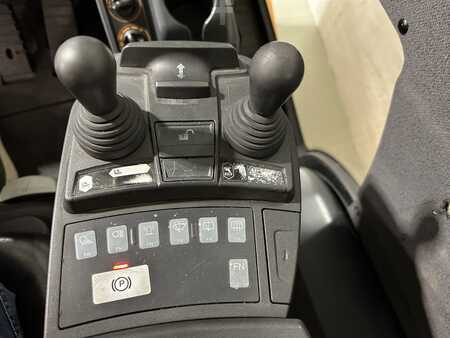 Chariots élévateurs GPL 2015  Jungheinrich TFG 545 (8)